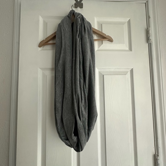 American Apparel Gray Scarf - Picture 1 of 3